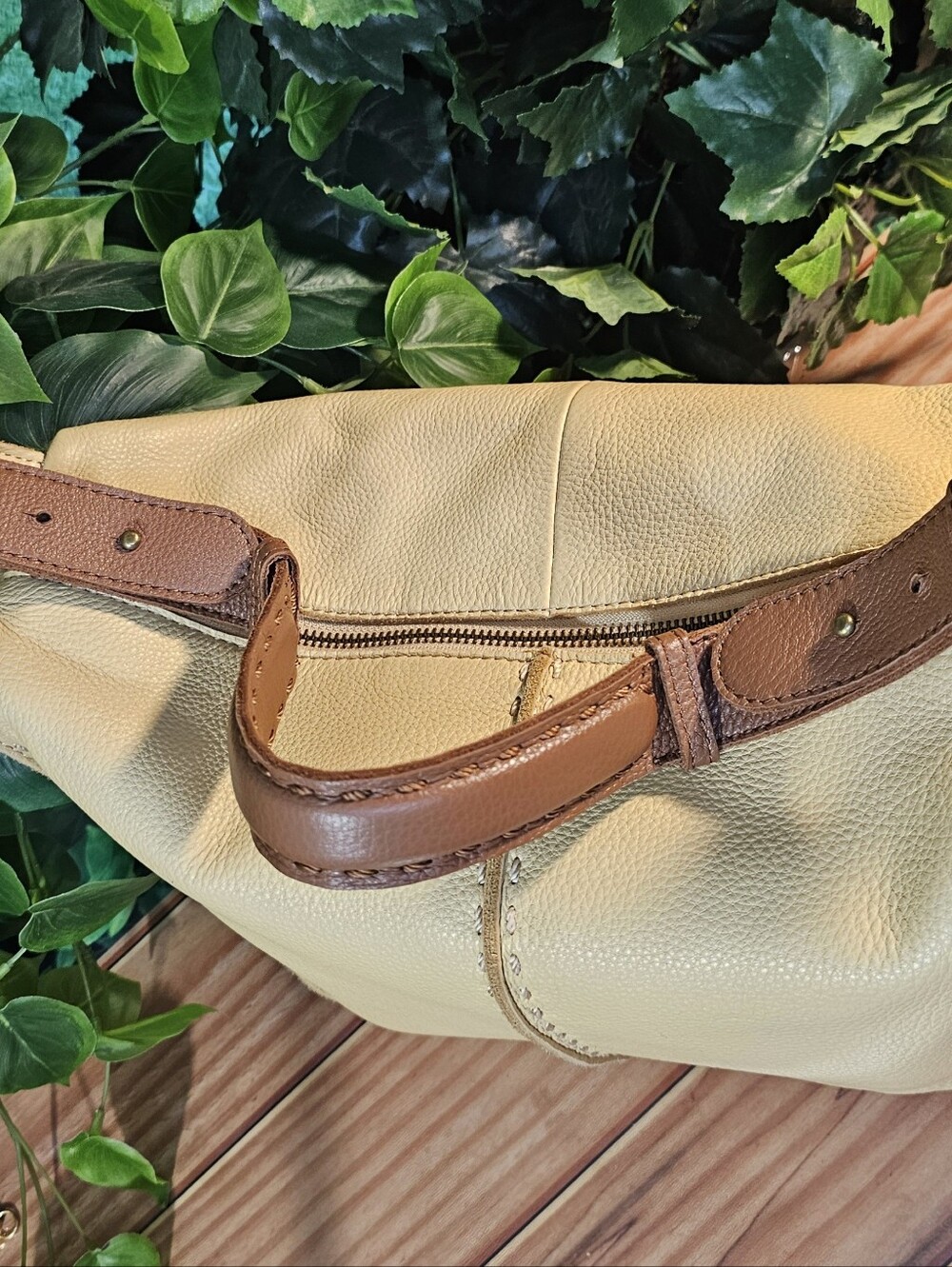 SOLDe The Sak, Los Feliz Hobo genuine leather shoulder bag soft butter yellow - Picture 6 of 14